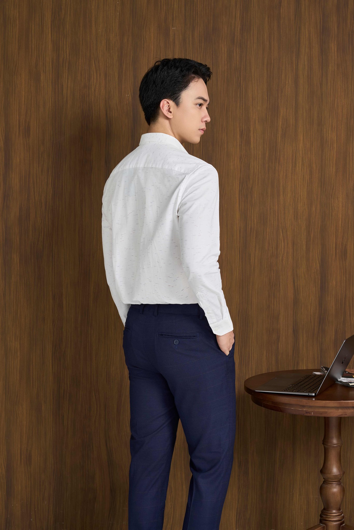 Ảnh của Áo sơ mi dài tay cao cấp Starry Dye Dugarco - 238SMB22082 (ĐH T-17)